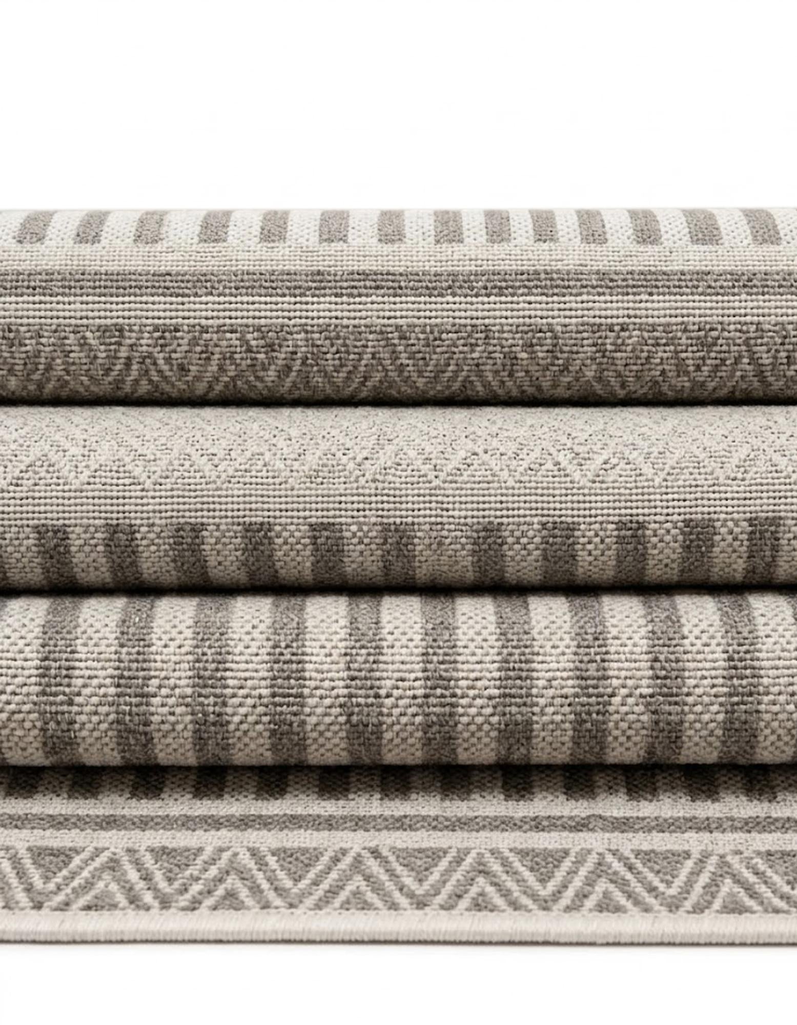 4' x 82' Easy-Clean Indoor / Outdoor Runner Rug