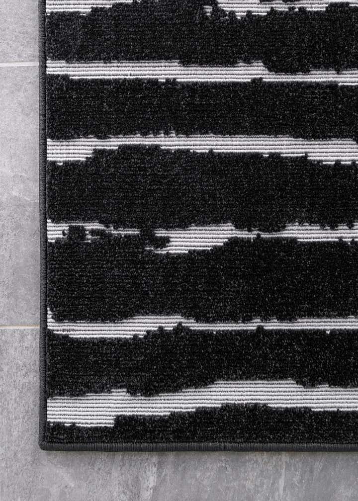 2' x 6' Easy-Clean Sabrina Soto Ola Indoor / Outdoor Runner Rug