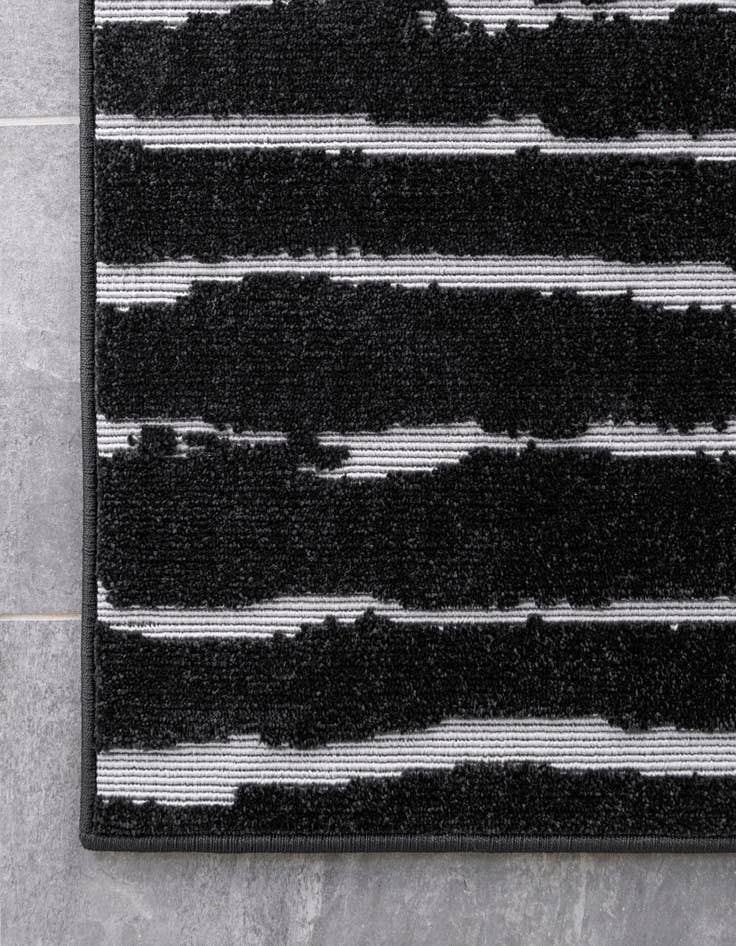 Detail image of 2' x 6'  Washable Sabrina Soto Ola Indoor / Outdoor Runner Rug