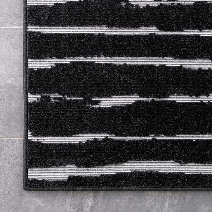 2' x 6' Easy-Clean Sabrina Soto Ola Indoor / Outdoor Runner Rug