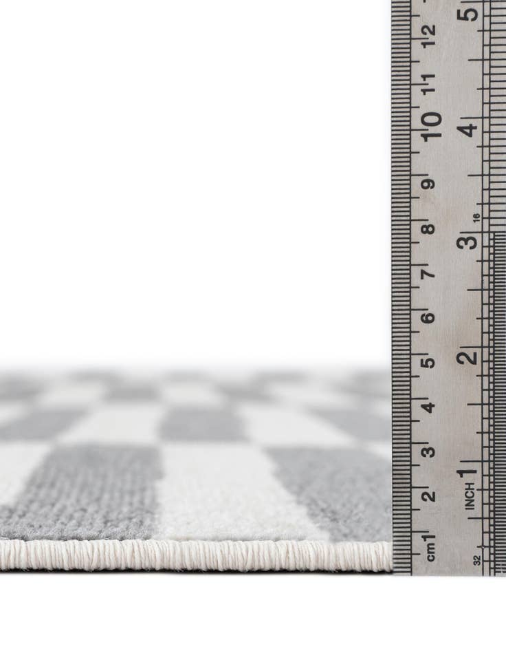 Detail image of 2' 9 x 9' 10 SoHo Runner Rug