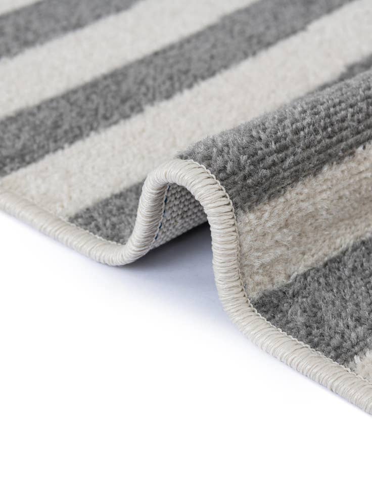 Detail image of 2' 9 x 9' 10 SoHo Runner Rug