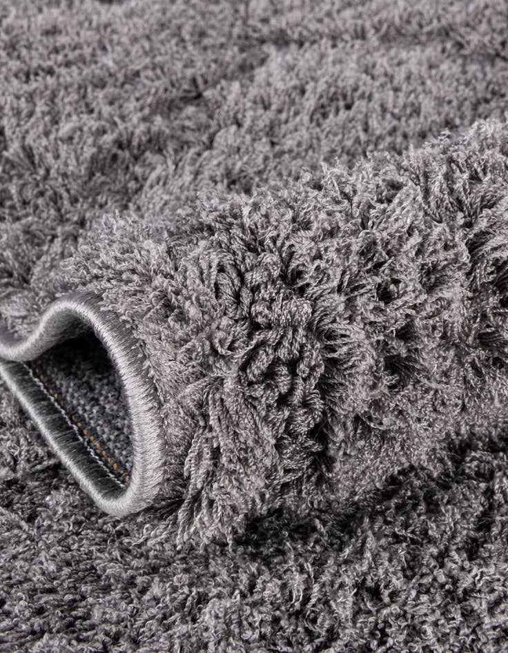 Detail image of 2' x 6' 9 Trellis Shag Runner Rug