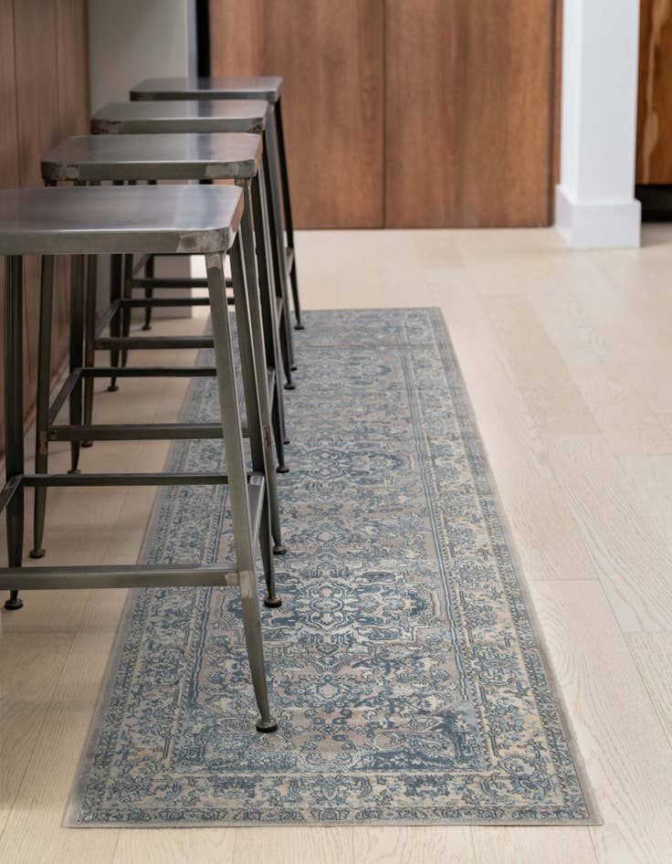 Detail image of 2' 7 x 10' Victoria Runner Rug