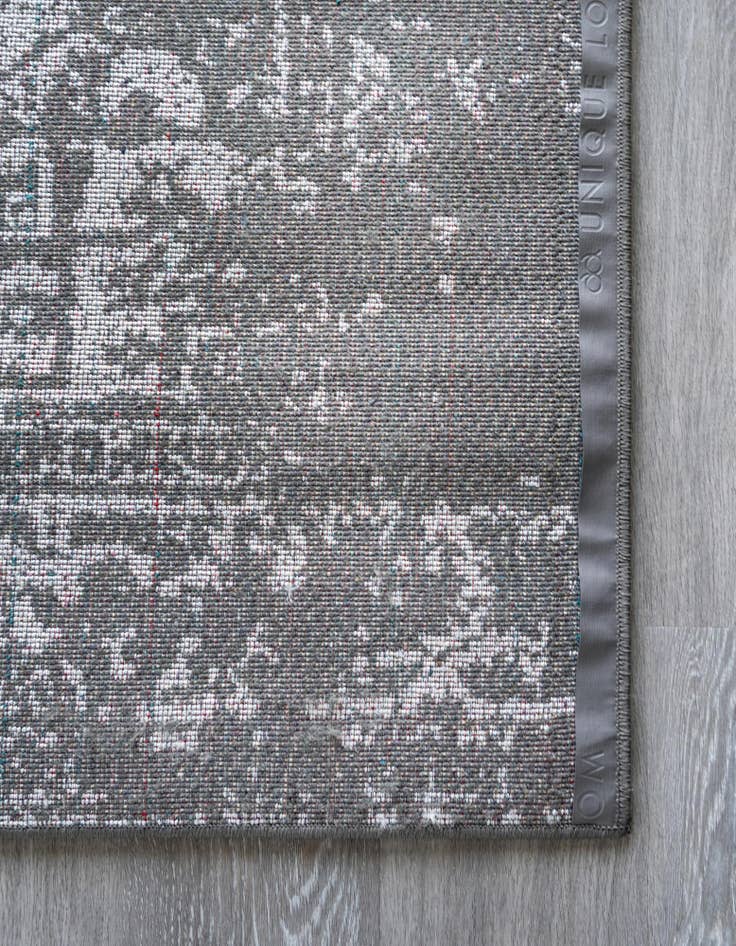 Detail image of 7' 10 x 7' 10 Arlington Square Rug