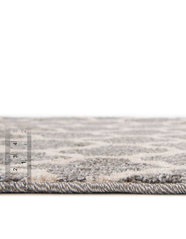 Detail image of 7' 10 x 7' 10 Lattice Square Rug