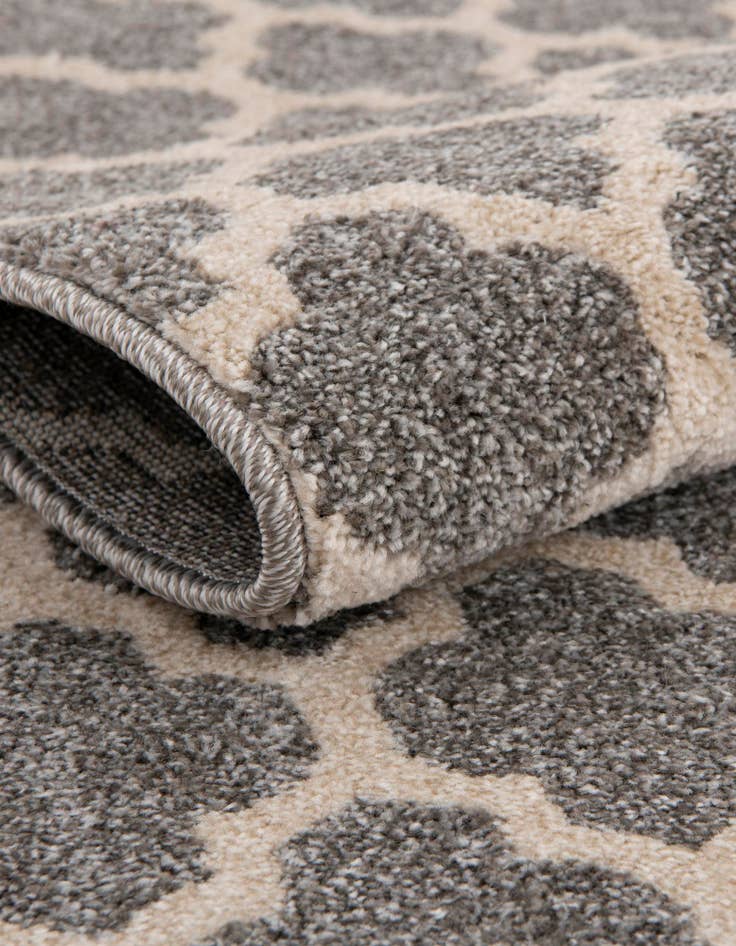 Detail image of 7' 10 x 7' 10 Lattice Square Rug