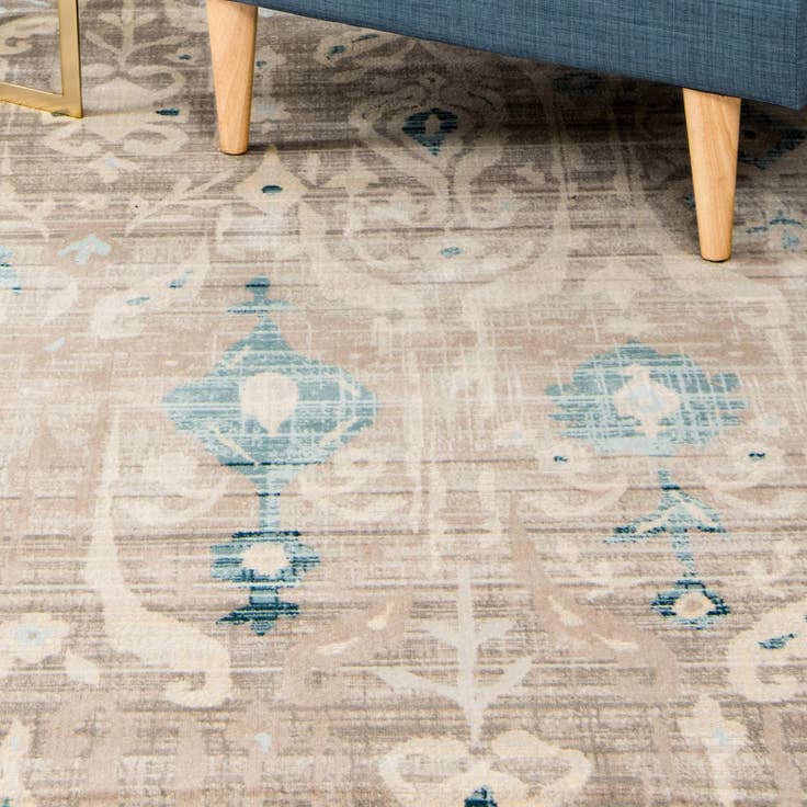 Detail image of 8' x 8' Victoria Square Rug