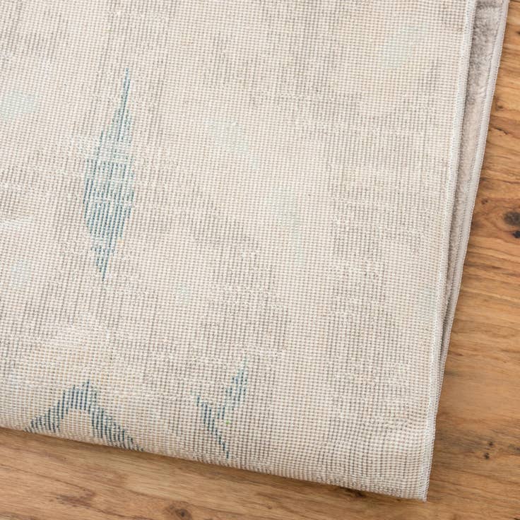 Detail image of 8' x 8' Victoria Square Rug