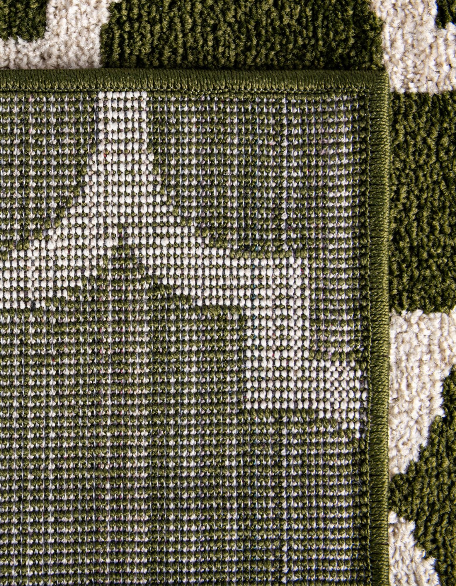 2' x 6' Lattice Runner Rug