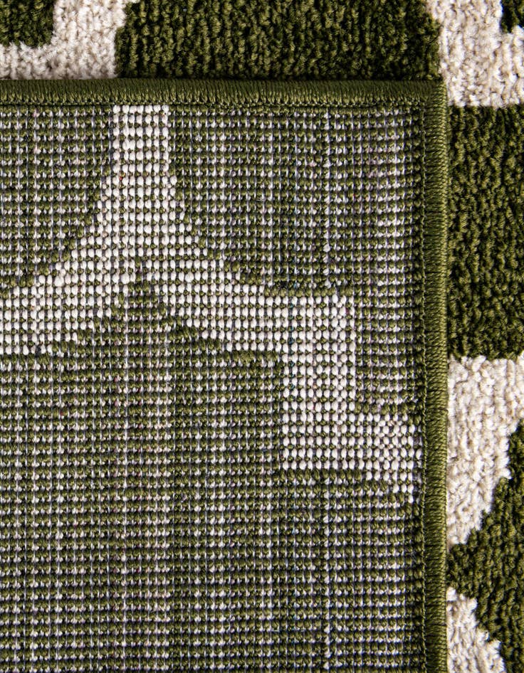 Detail image of 2' 7 x 10' Lattice Runner Rug