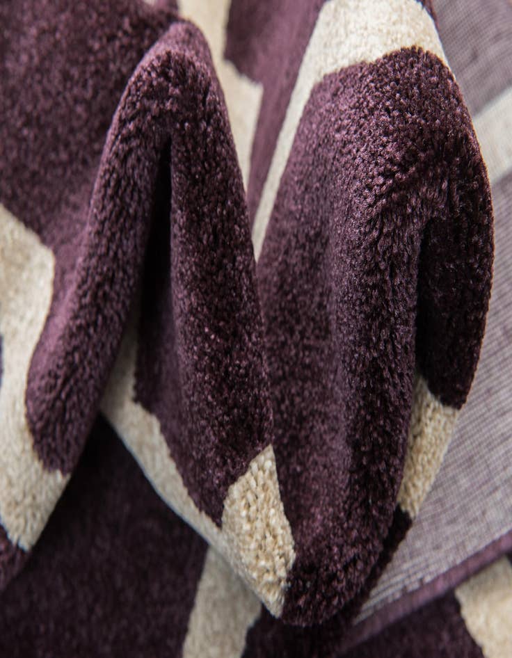 Detail image of 9' x 12' Trellis Rug