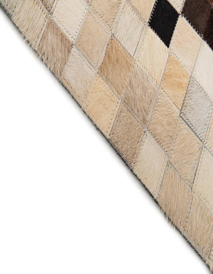 Detail image of 5' x 8' 1 Cowhide Stocks Rug