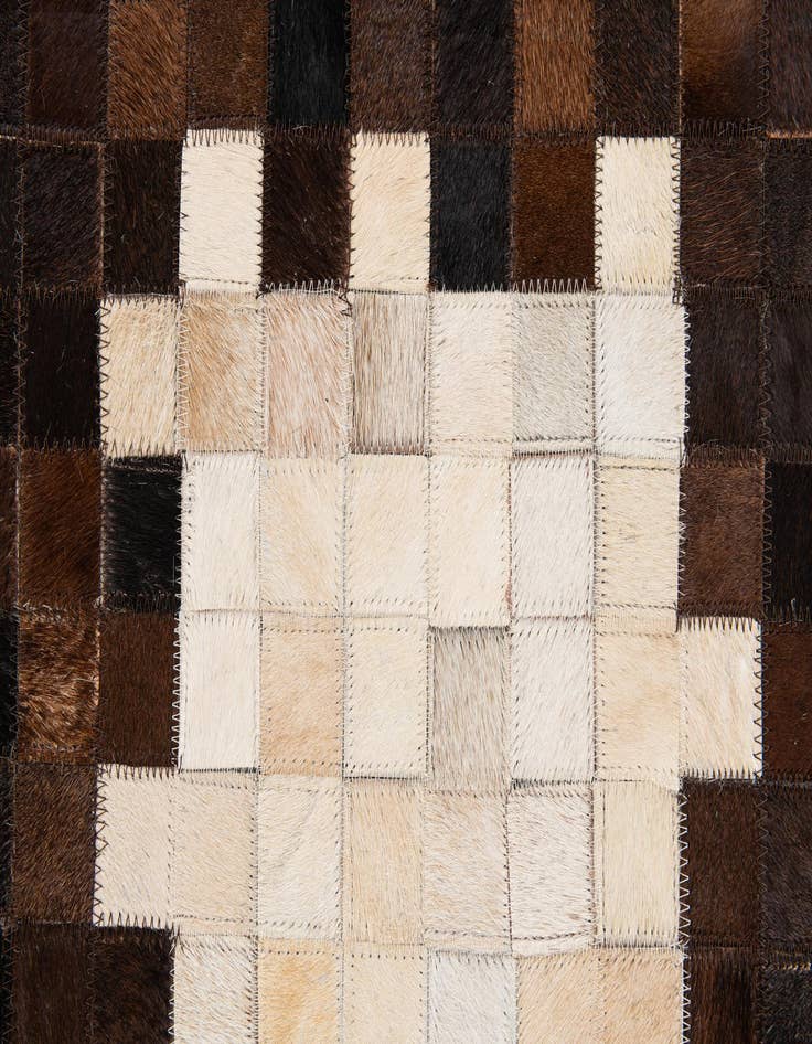 Detail image of 5' x 8' 1 Cowhide Stocks Rug