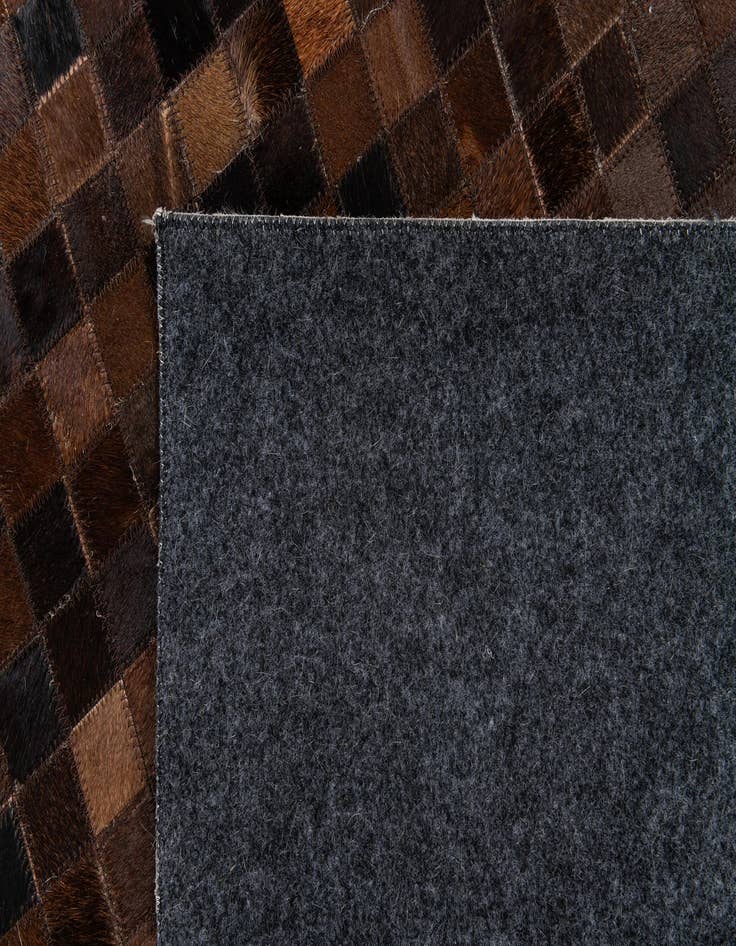 Detail image of 5' x 8' 1 Cowhide Stocks Rug