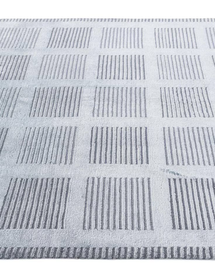 Detail image of 4' 11 x 5' 2 Hand Knotted Darya Square Rug