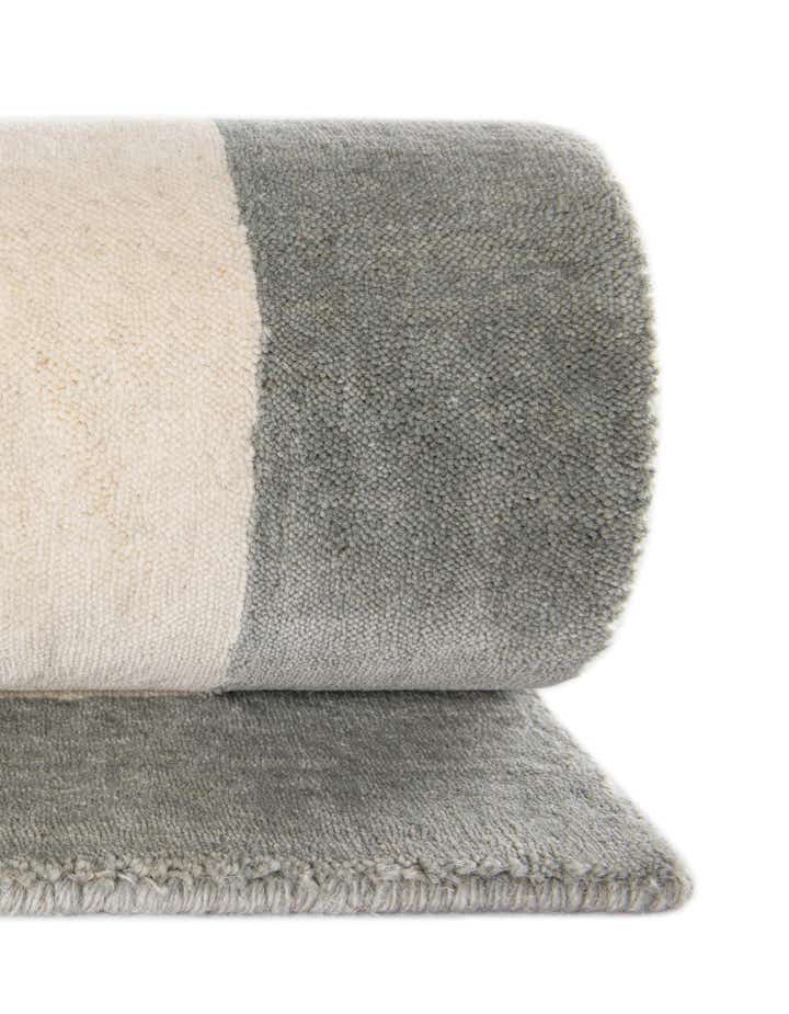 2' 2 x 3' 1 Jill Zarin Border Wool Rug