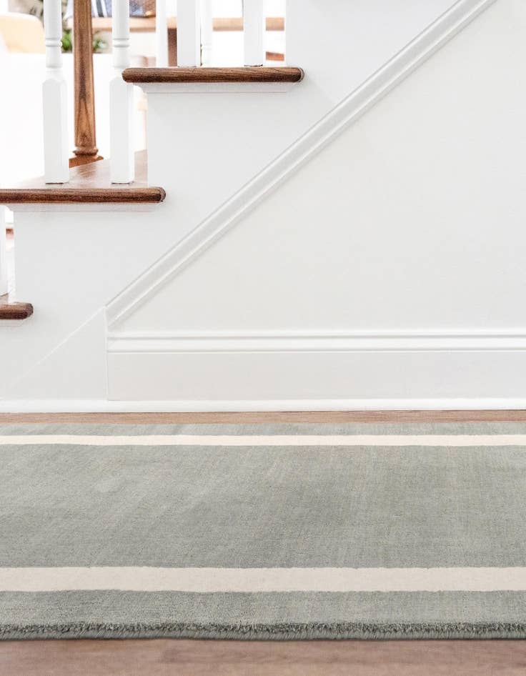 Detail image of 2' 7 x 8' Jill Zarin Border Wool Runner Rug
