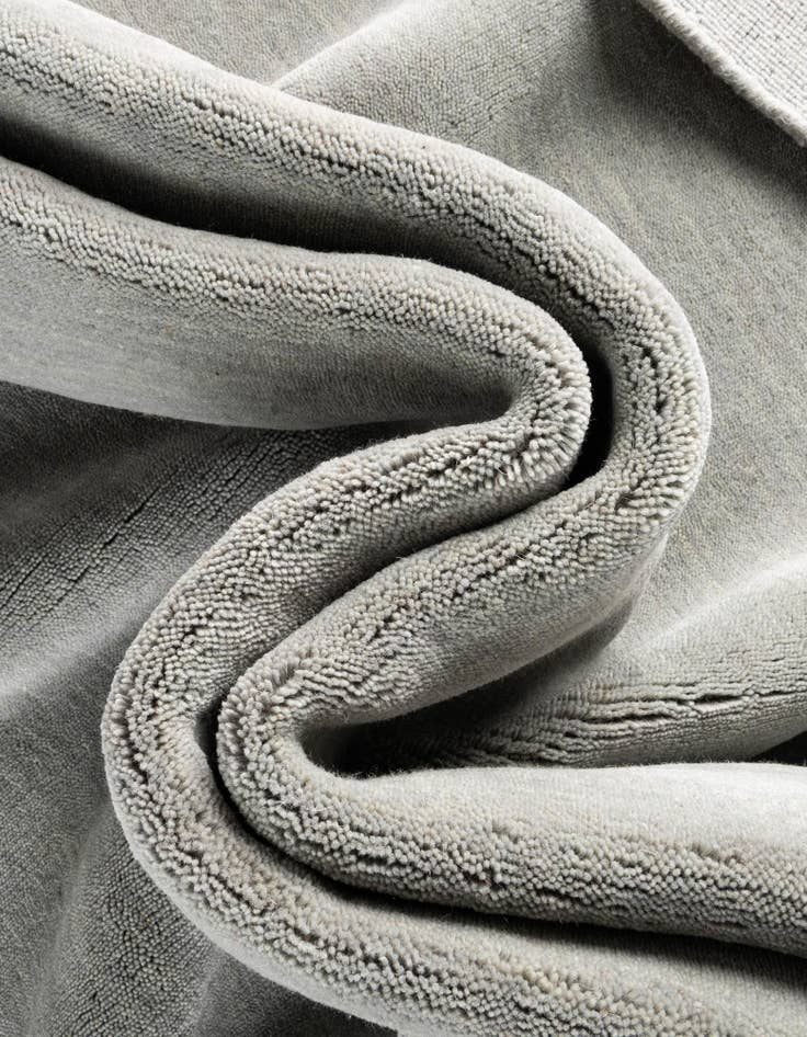 Detail image of 2' 7 x 8' Jill Zarin Border Wool Runner Rug