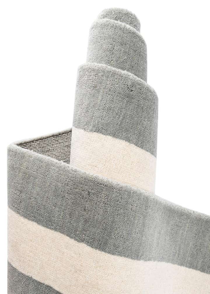 2' 7 x 8' Jill Zarin Border Wool Runner Rug