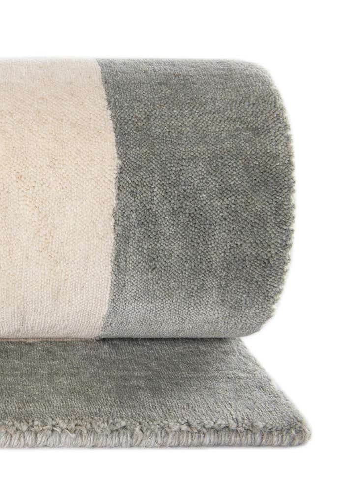 2' 7 x 8' Jill Zarin Border Wool Runner Rug