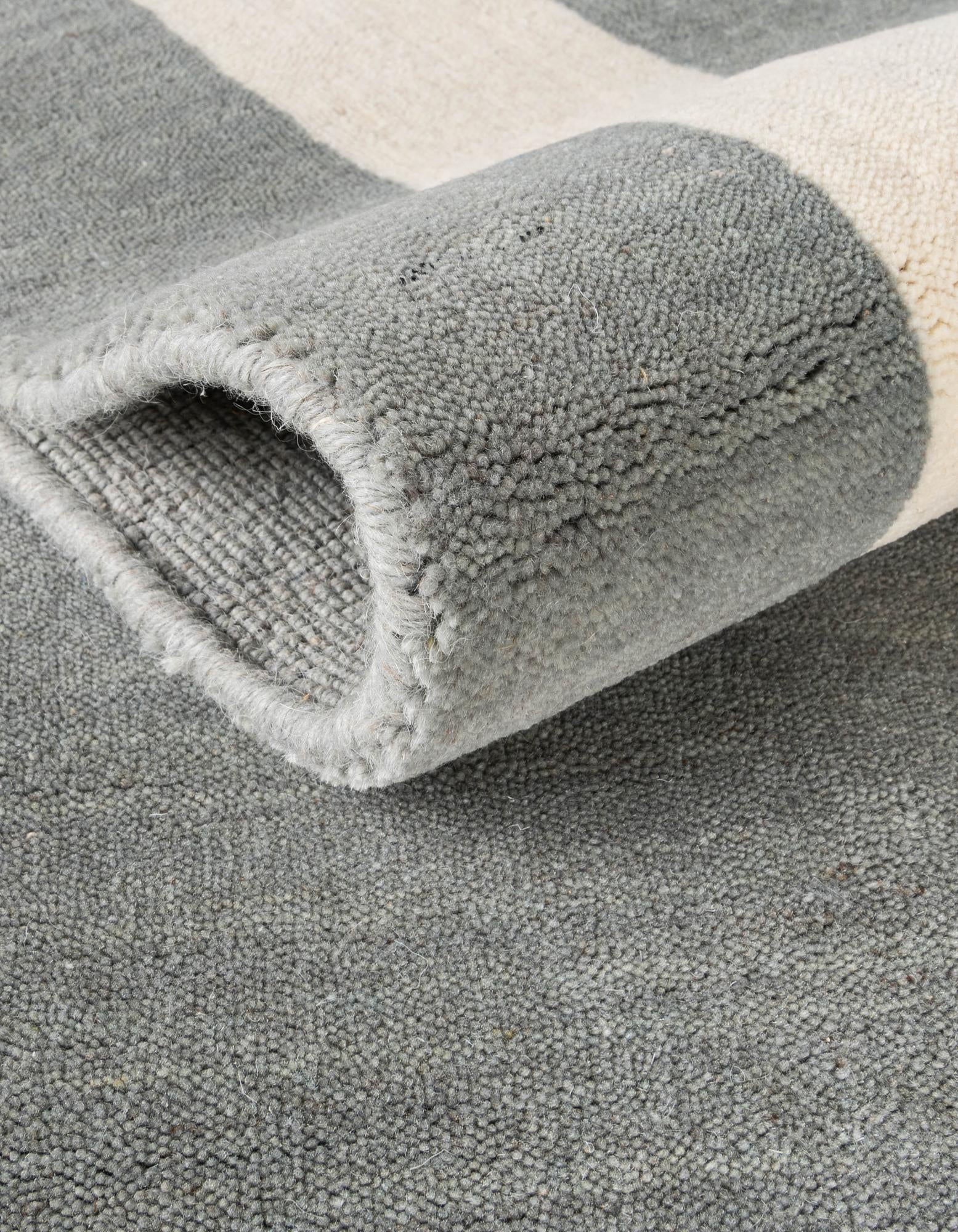 7' 10 x 7' 10 Jill Zarin Border Wool Square Rug