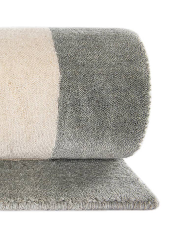 Detail image of 7' 10 x 7' 10 Jill Zarin Border Wool Square Rug