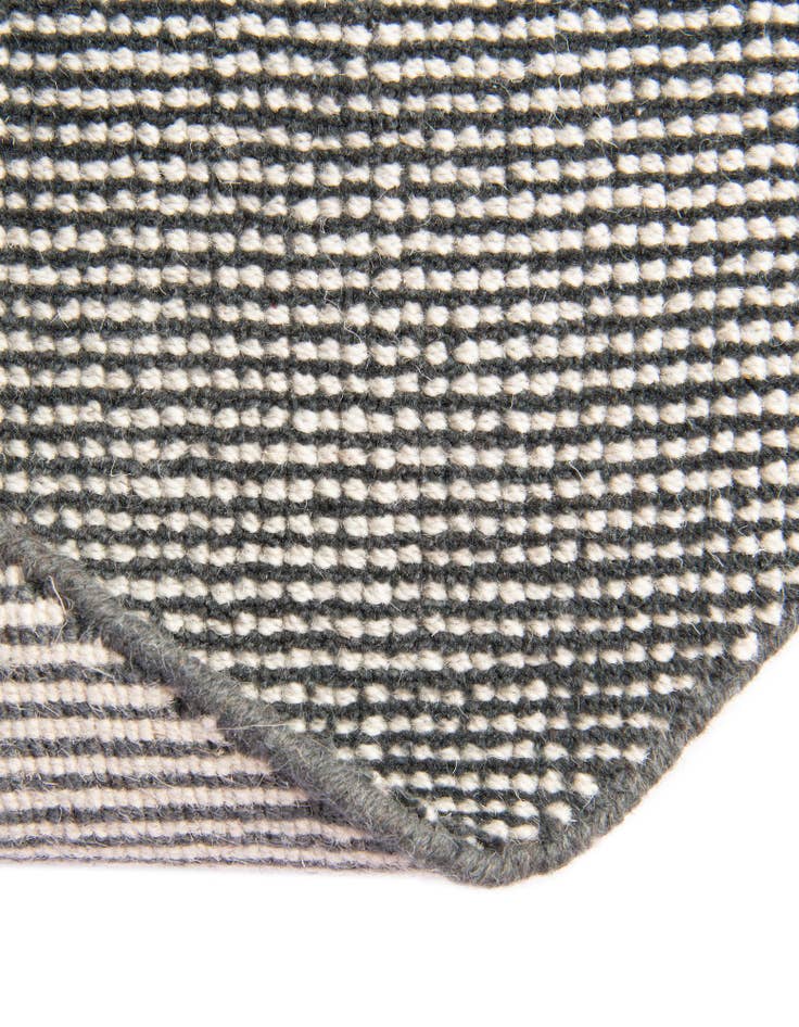 Detail image of 7' 10 x 7' 10 Hand Woven Jill Zarin English Manor Wool Round Rug