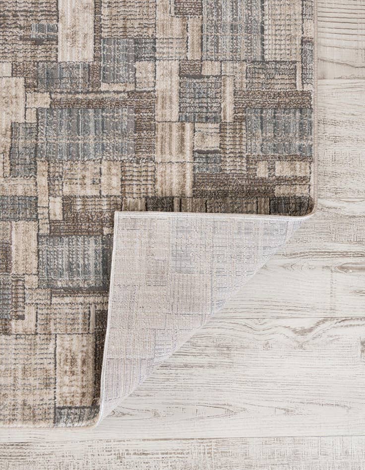 Detail image of 2' 7 x 12' Silta Runner Rug