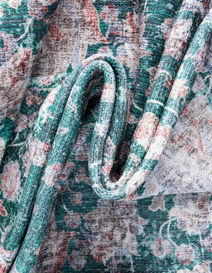 Detail image of 7' 10 x 7' 10 Yara Square Rug