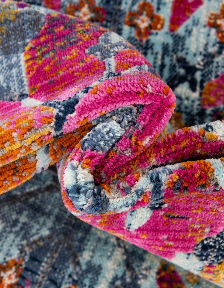 Detail image of 4' x 6' Budapest Rug