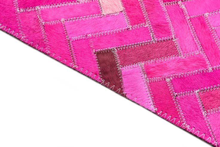 Detail image of 5' x 7' 10 Cowhide Rug