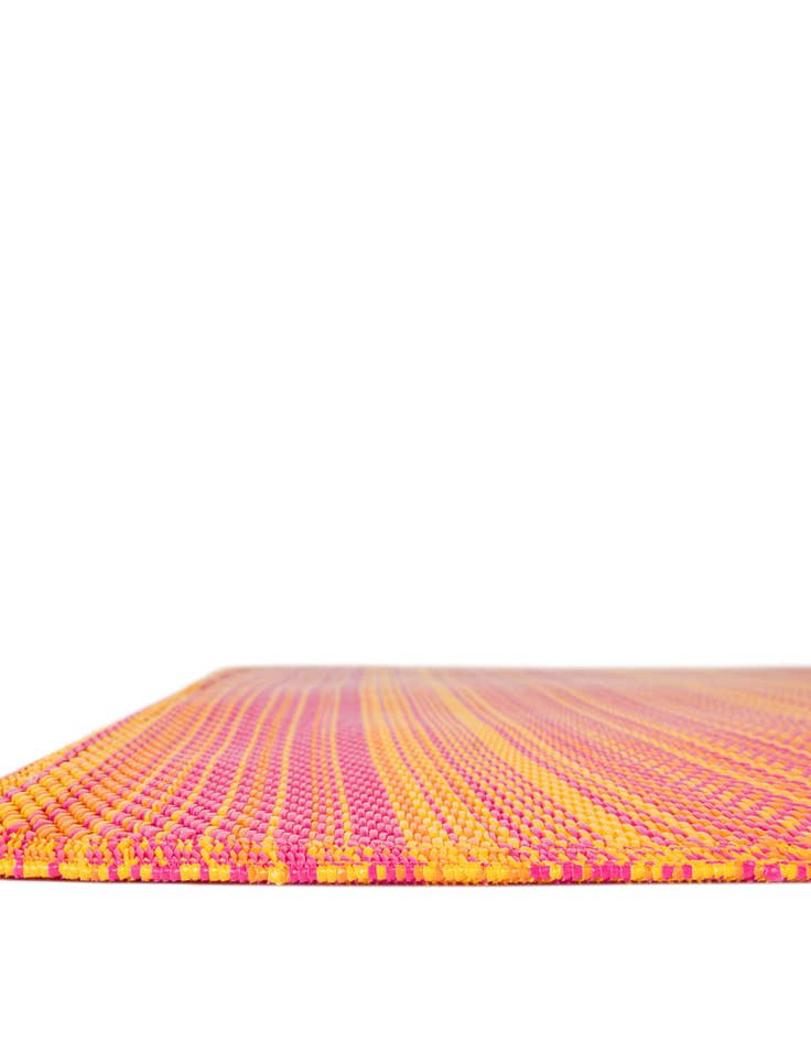 Detail image of 4' x 6' Washable Vista Breeze Indoor / Outdoor Rug