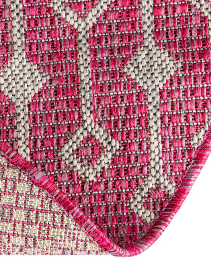 Detail image of 4' x 4' Easy-Clean Lattice Indoor / Outdoor Round Rug