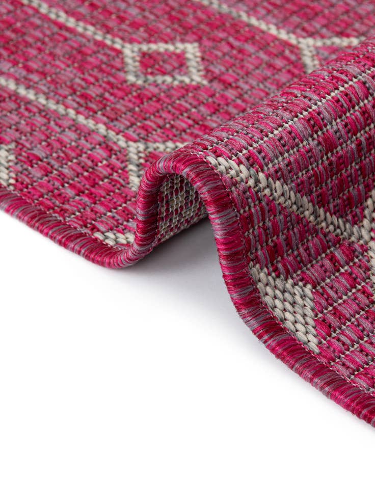 Detail image of 2' x 6'  Washable Trellis Indoor / Outdoor Runner Rug