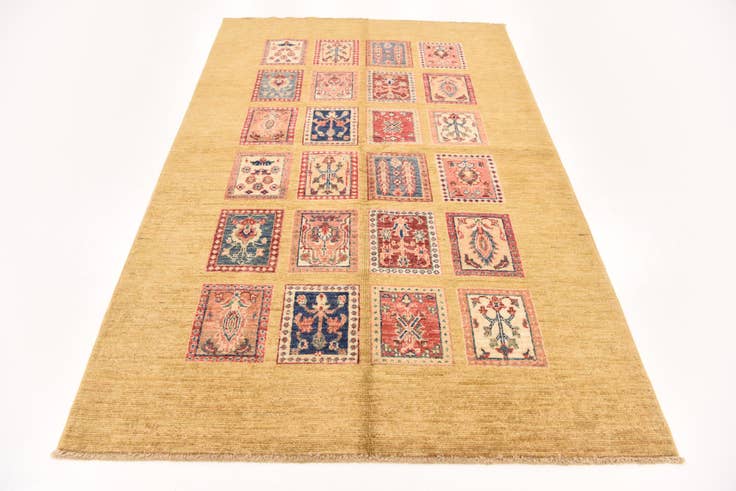 Detail image of 4' x 6' 2 Hand Knotted Ariana Ziegler Rug