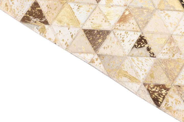 4' 10 x 7' 10 Cowhide Leather Rug