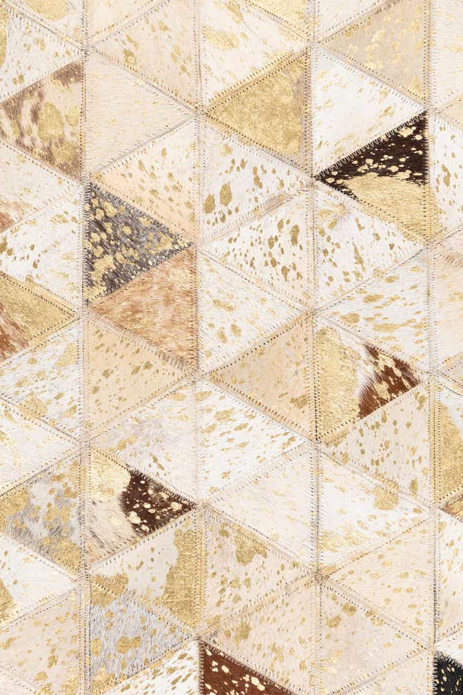 4' 10 x 7' 10 Cowhide Leather Rug