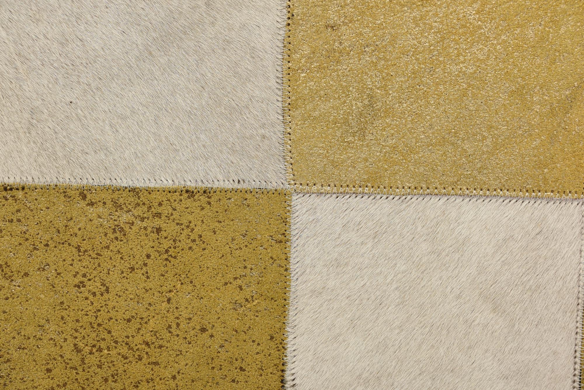 2' 1 x 3' Cowhide Rug