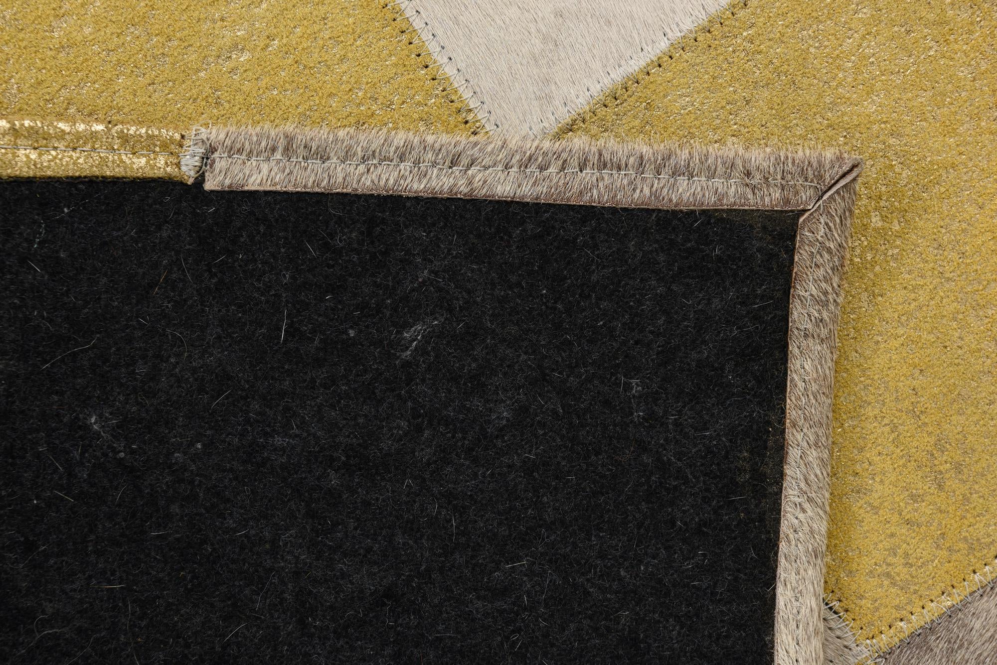 2' 1 x 3' Cowhide Rug