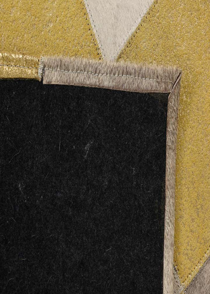 2' 1 x 3' Cowhide Rug