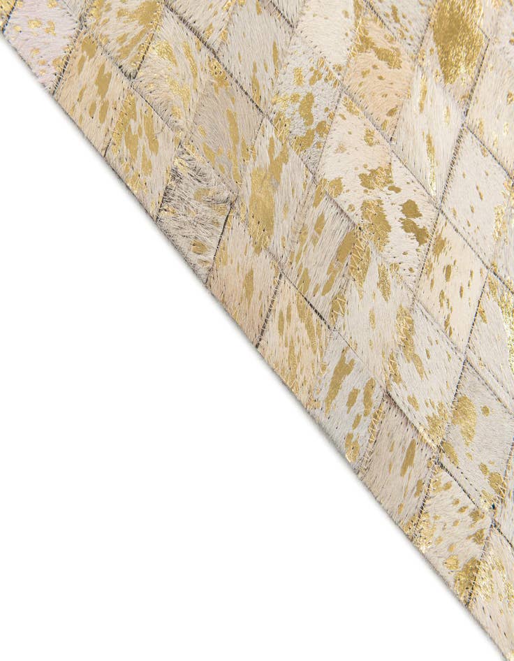 Detail image of 5' x 7' 11 Cowhide Stocks Rug