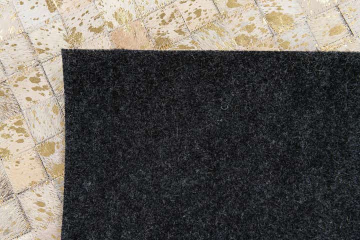 5' 1 x 8' Cowhide Stocks Rug