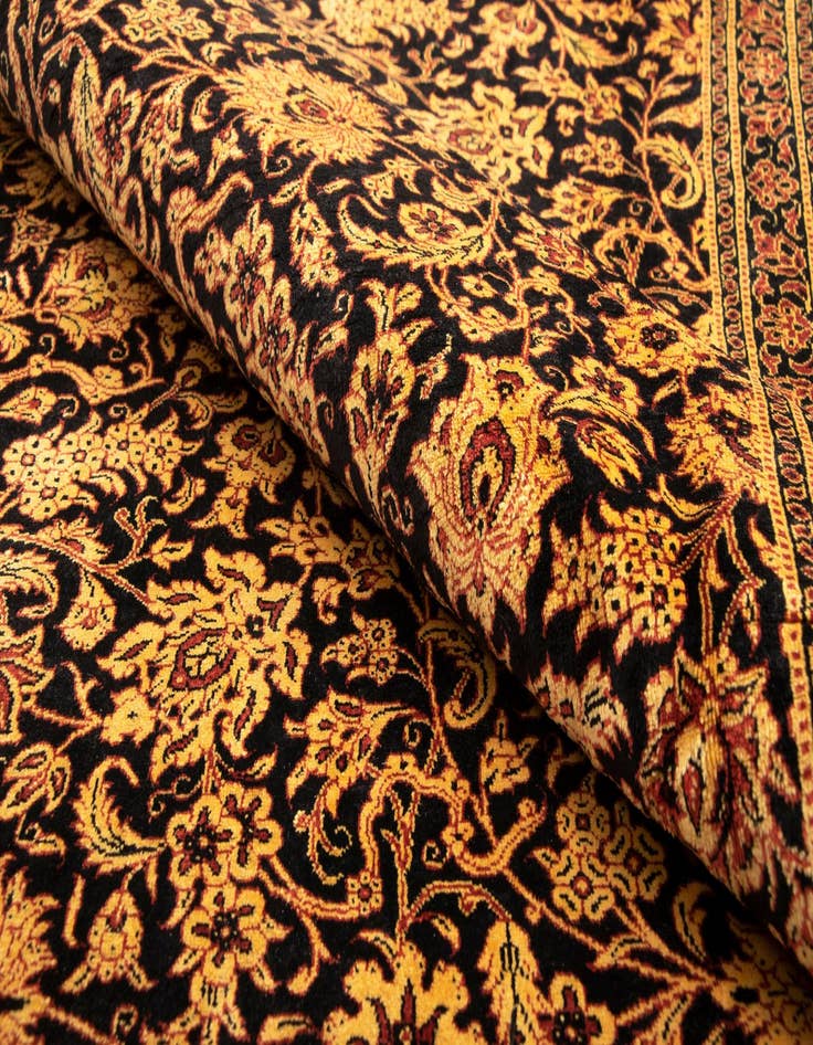 Detail image of 6' 7 x 9' 9 Ghom Silk Rug