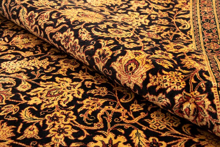 Detail image of 6' 7 x 9' 9 Ghom Silk Rug