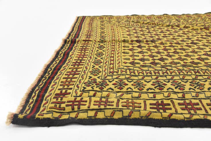 Detail image of 4' x 6' 2 Hand Woven Kilim Afghan Wool Rug