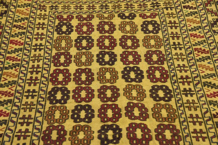 Detail image of 4' x 6' 6 Hand Woven Kilim Afghan Wool Rug