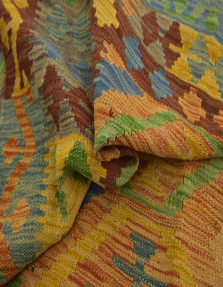 Detail image of 5' x 6' 9 Hand Woven Kilim Maymana Wool Rug