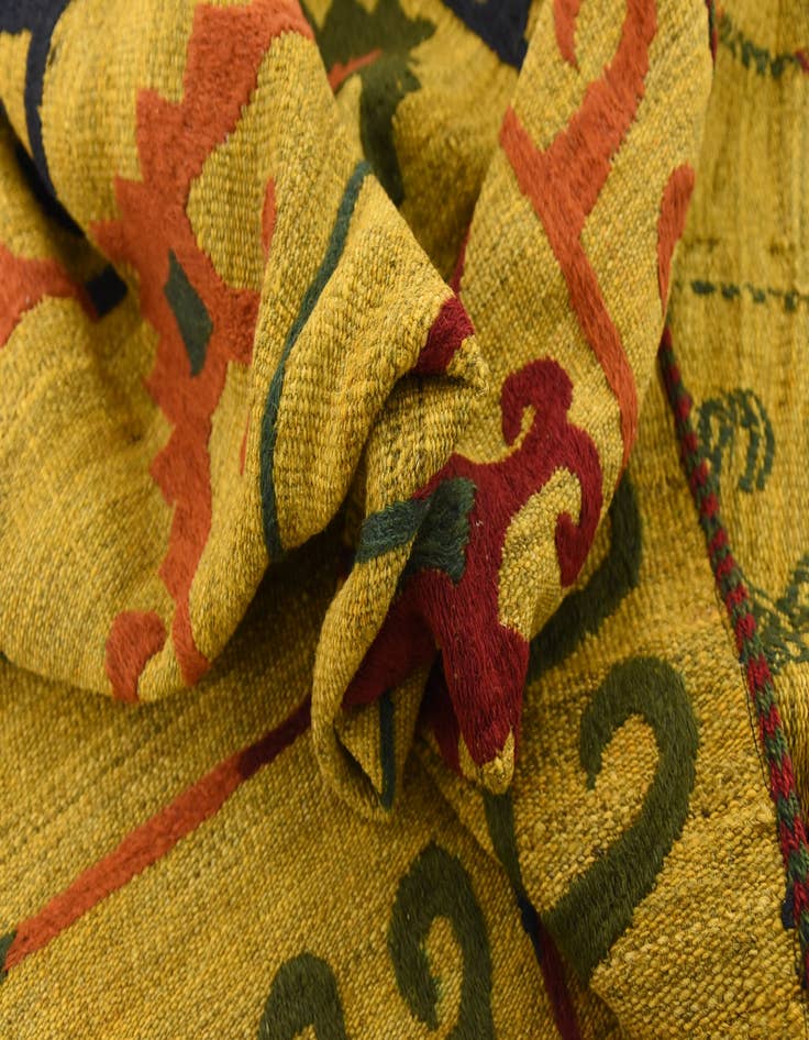 Detail image of 6' 10 x 9' 9 Hand Woven Kilim Suzani Wool Rug