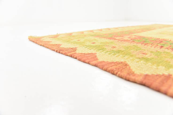 Detail image of 4' 7 x 6' 7 Hand Woven Kilim Waziri Wool Rug